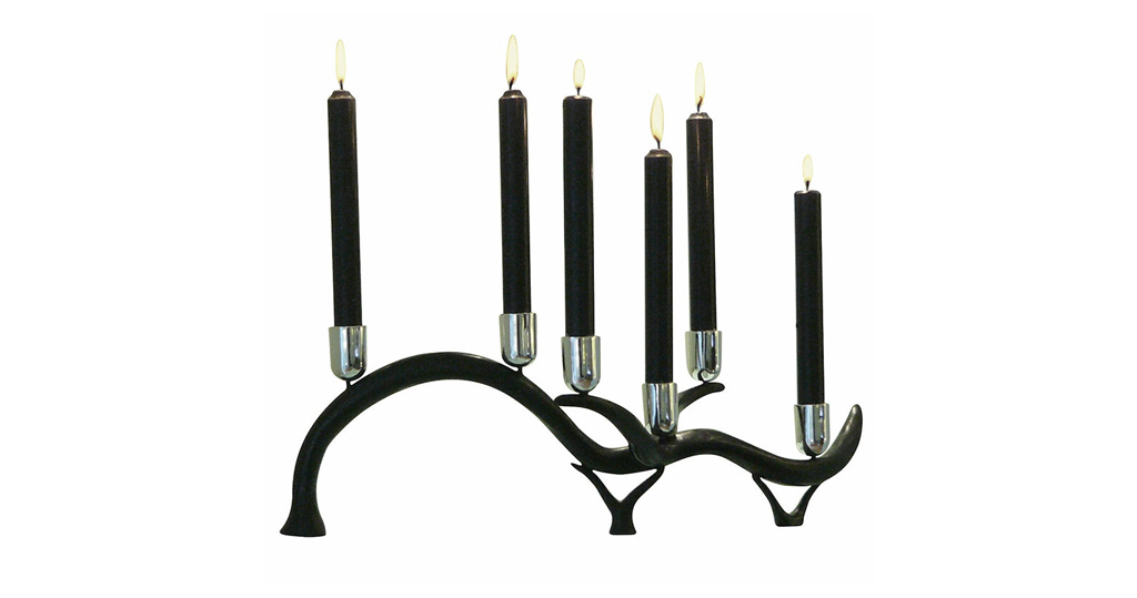 Chandelier minimaliste en forme de vague en bronze noir pour 6 bougies, création Elizabeth Garouste