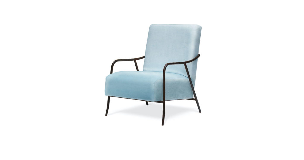 Eric Jourdan, grand fauteuil minimaliste avec une armature en fer forgé arrondi noir, un dossier et une assise en velours bleu