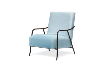 Eric Jourdan, grand fauteuil minimaliste avec une armature en fer forgé arrondi noir, un dossier et une assise en velours bleu