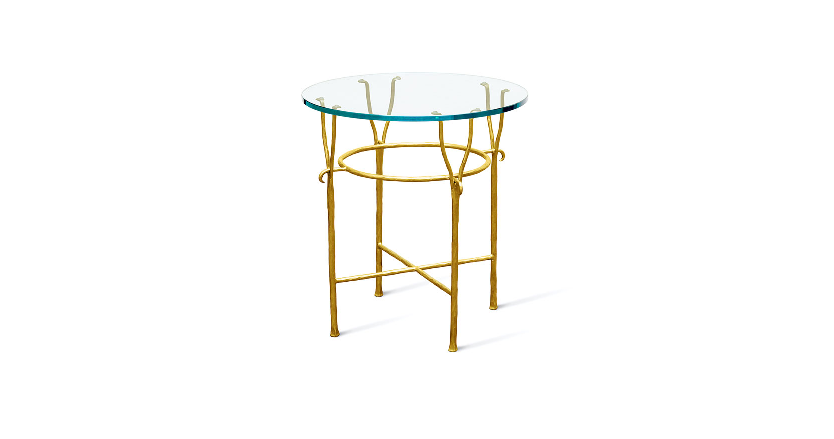 Garouste Bonetti, petite table ronde avec plateau en verre, pieds en fer forgé doré qui se termine vers le haut par deux fourches
