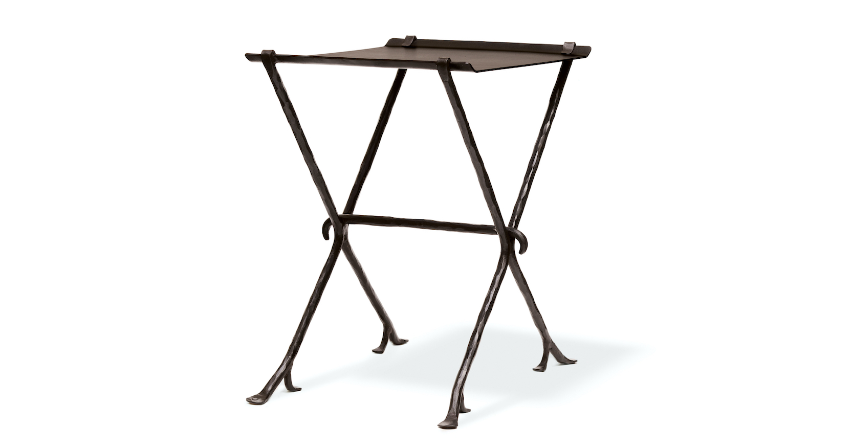 petite table en fer forgé et plateau en métal, par Garouste et Bonetti