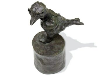Eric Schmitt, sculpture in black bronze, with the shape of a bird standing on a bronze cylinder