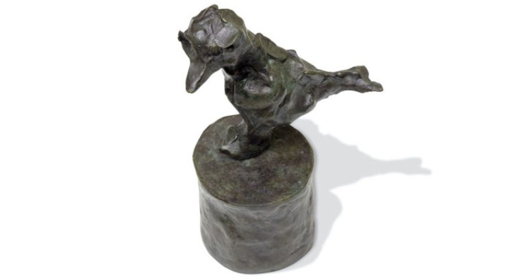 Eric Schmitt, sculpture in black bronze, with the shape of a bird standing on a bronze cylinder
