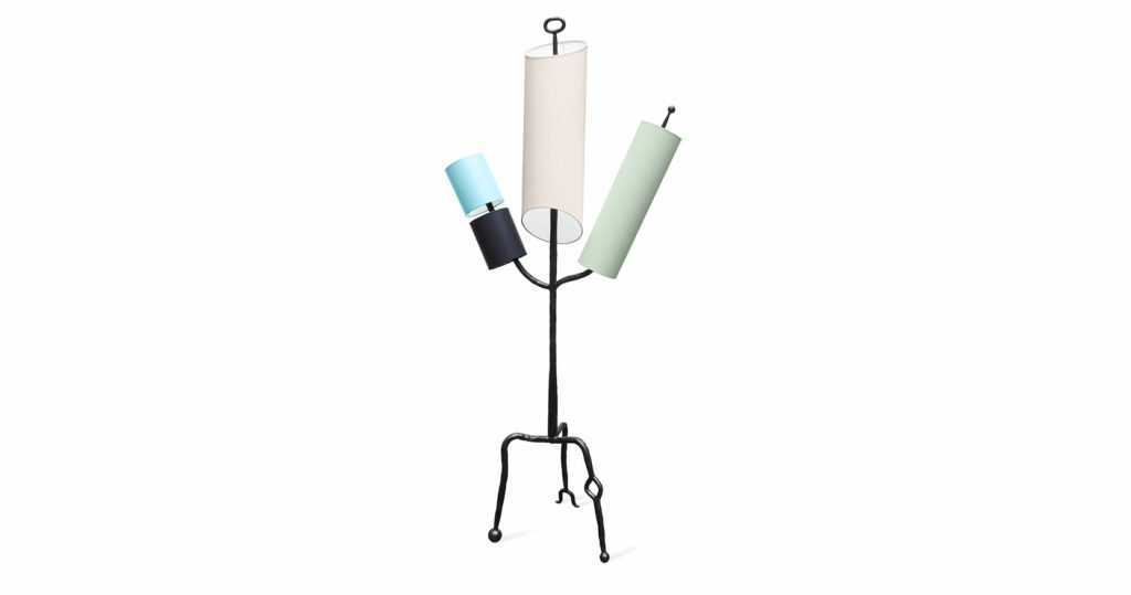 Elizabeth Garouste, spectacular floor lamp, in black wrought iron, with a central rod, which starts from 3 sculpted wrought iron feet, is divided into 3 branches with lampshades of different shapes and colors: black, blue, pink, pale green