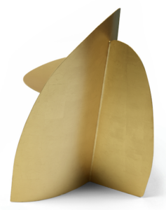 Profile of the Golden Orque chair, in the shape of a shark, in gold metal, design of the 80 's