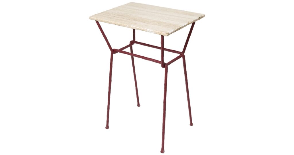 2026, nouvelle création Mattia Bonetti, guéridon rectangulaire, plateau en marbre beige, 4 pieds en fer forgé rouge avec une entretoise