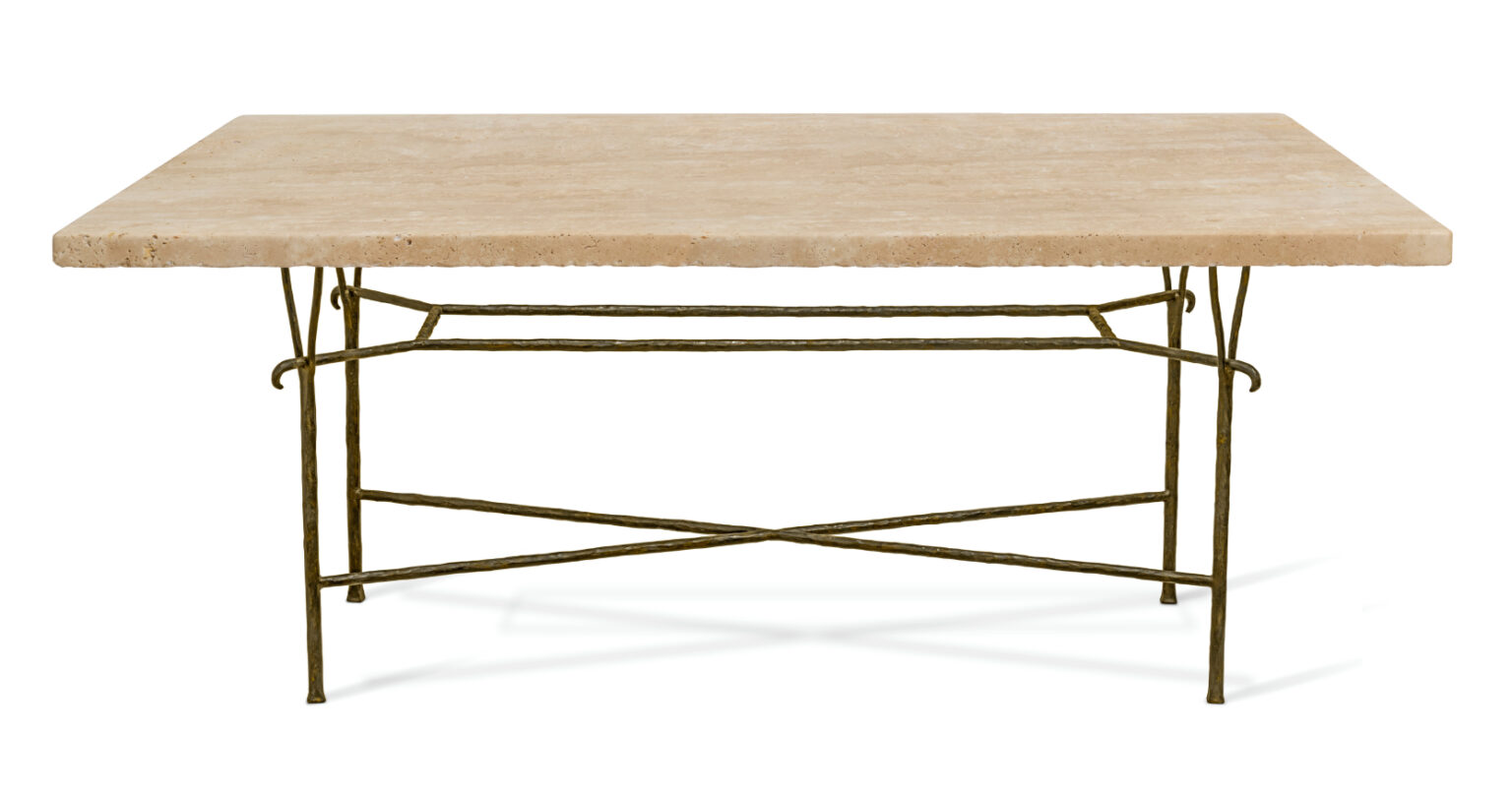 2026, nouvelle table haute Fourches de luxe, par les designers Garouste et Bonetti, plateau en marbre beige, et pieds en fer forgé par le ferronnier de Diego Giacometti, mobilier de luxe francais